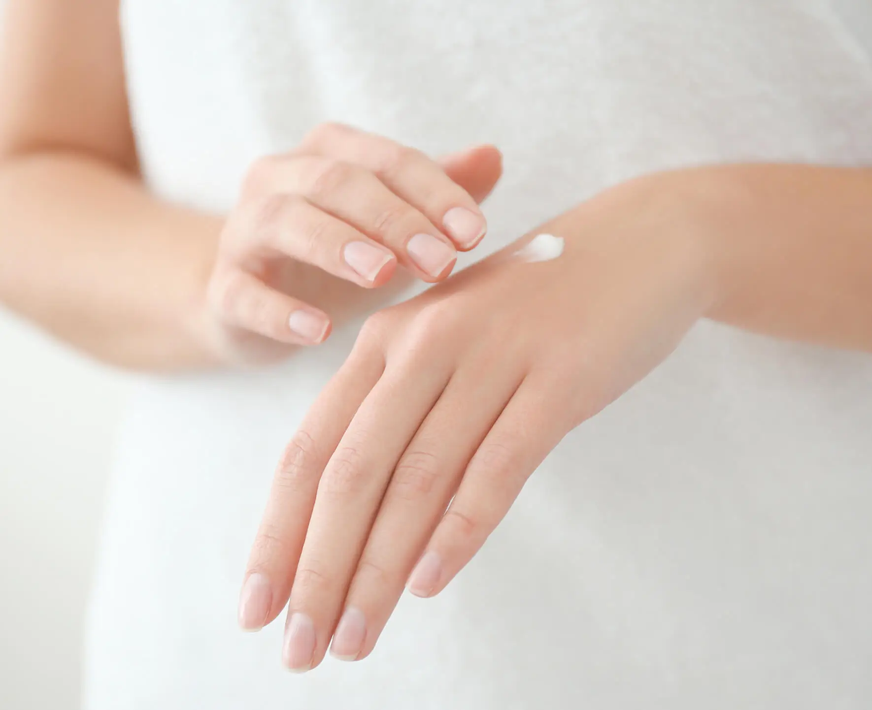 Увлажнение кожи рук в домашних условиях: средства на каждый день